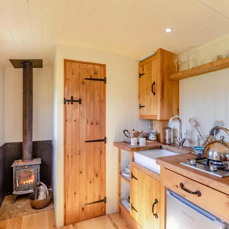 Honeysuckle Hut Dom wakacyjny